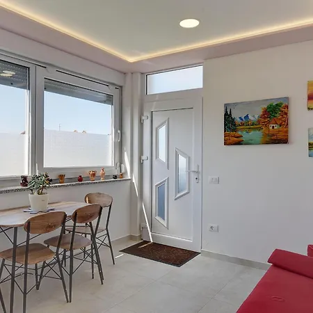 Spacious With Large Roof Terrace