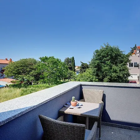 Apartment Spacious With Large Roof Terrace